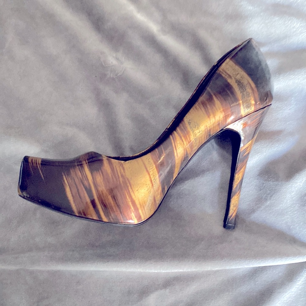 Jessica Simpson size 71/2 Patton leather golds and browns